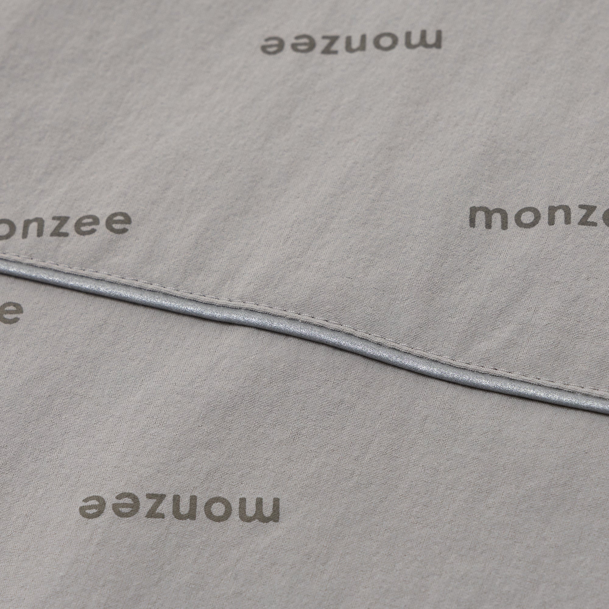 monzee monzeeロゴスニード グレー